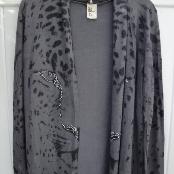 BOHO Chic Women's Cardigan Animal Design Gray with Animal Print Back Large - Picture 2 of 3